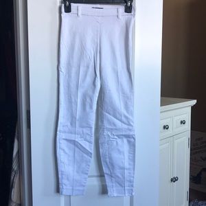 Cropped white pants